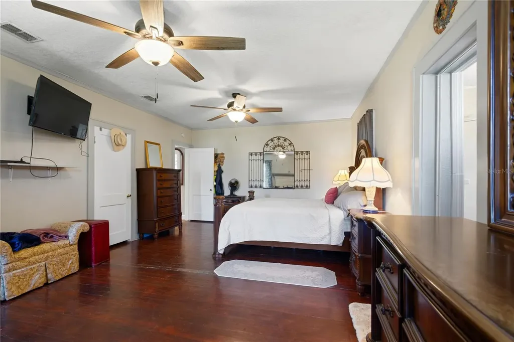 530 S 7th Street Lake Wales FL 33853