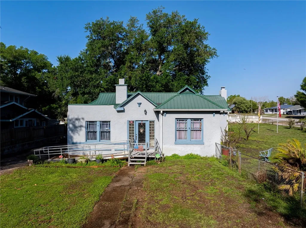 530 S 7th Street Lake Wales FL 33853