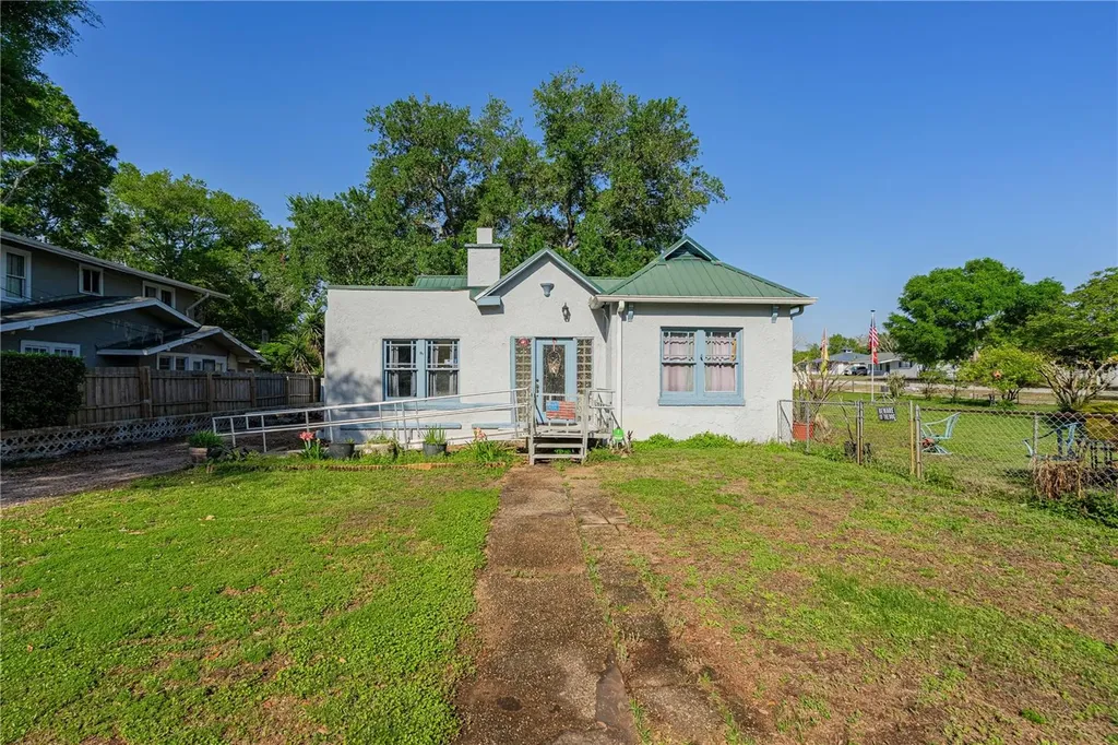 530 S 7th Street Lake Wales FL 33853