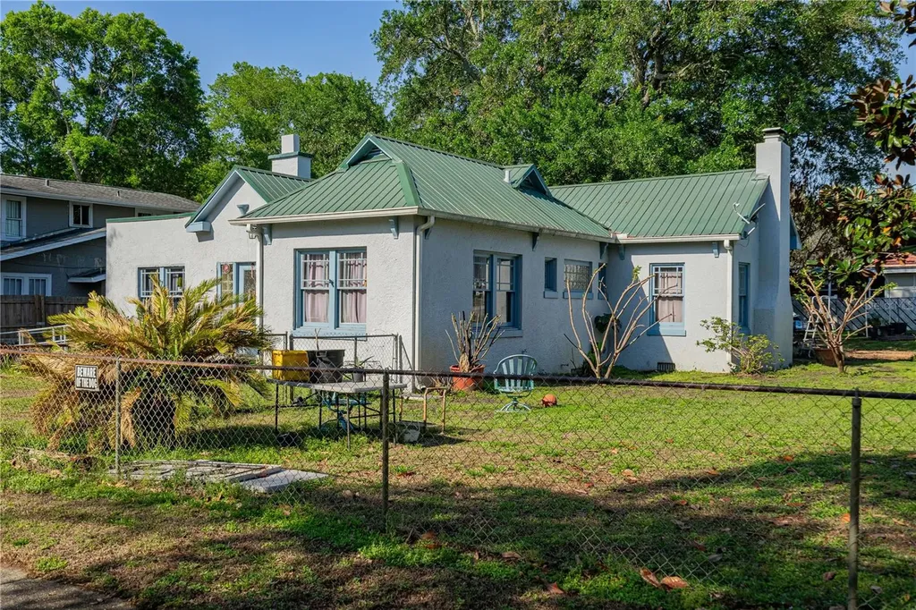 530 S 7th Street Lake Wales FL 33853