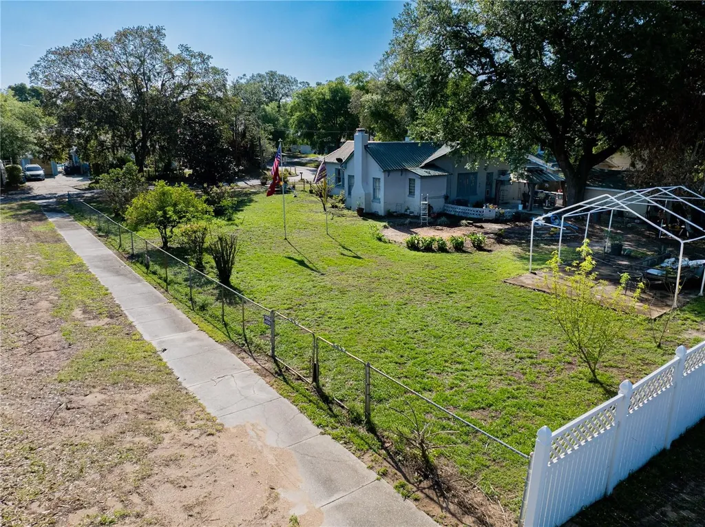 530 S 7th Street Lake Wales FL 33853