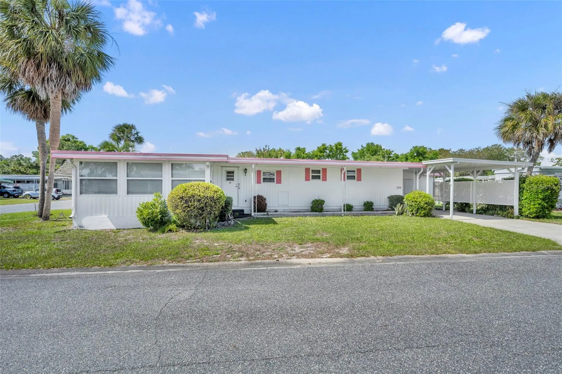 270 Palai Avenue Leesburg FL 34788