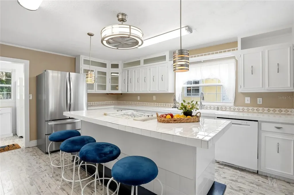 516 5th Avenue N Safety Harbor FL 34695
