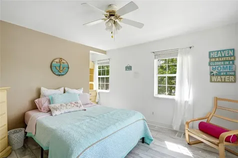 516 5th Avenue N Safety Harbor FL 34695