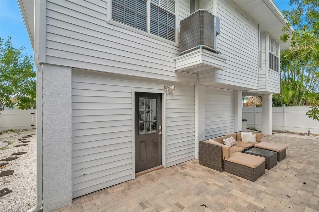 7615 Coquina Way St Pete Beach FL 33706
