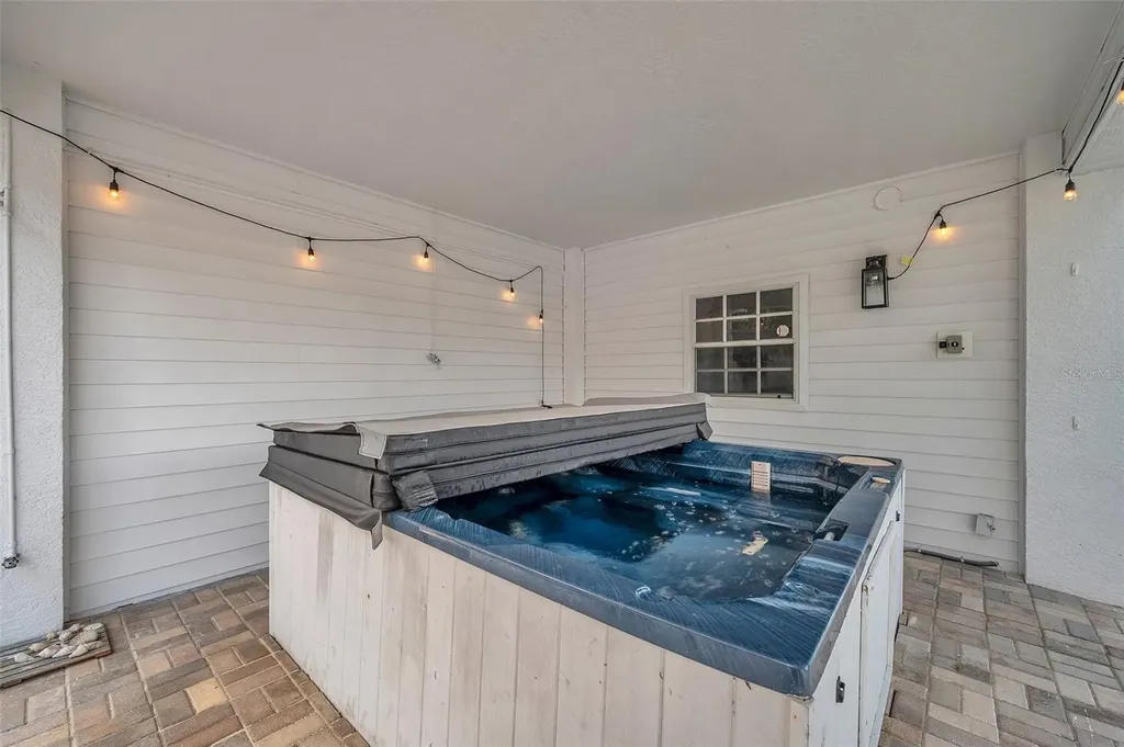 7615 Coquina Way St Pete Beach FL 33706
