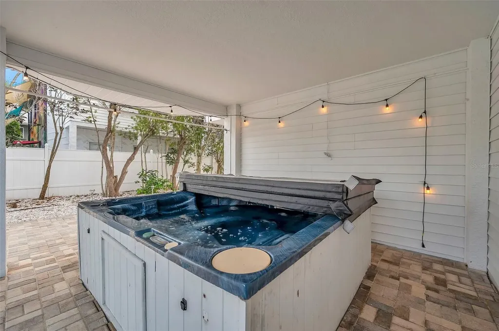 7615 Coquina Way St Pete Beach FL 33706