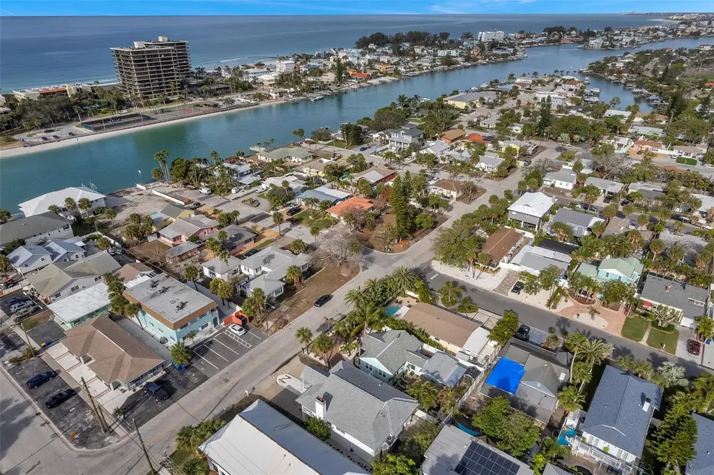 7615 Coquina Way St Pete Beach FL 33706