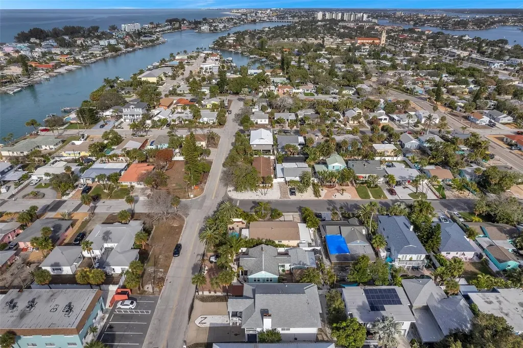 7615 Coquina Way St Pete Beach FL 33706