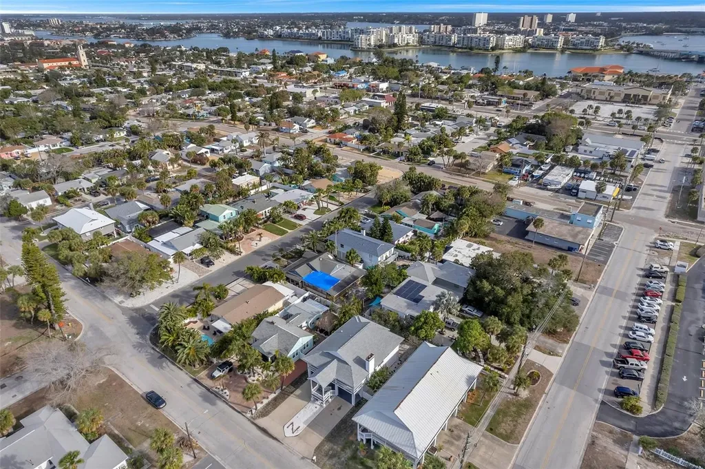 7615 Coquina Way St Pete Beach FL 33706