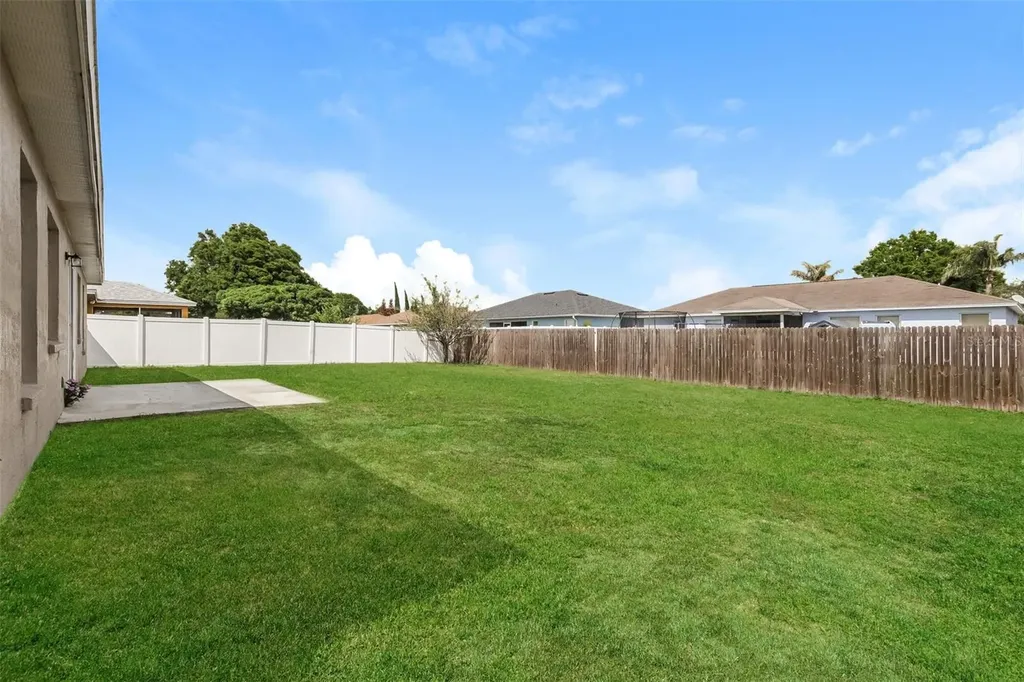 8157 Bristol Bay Avenue Lakeland FL 33810