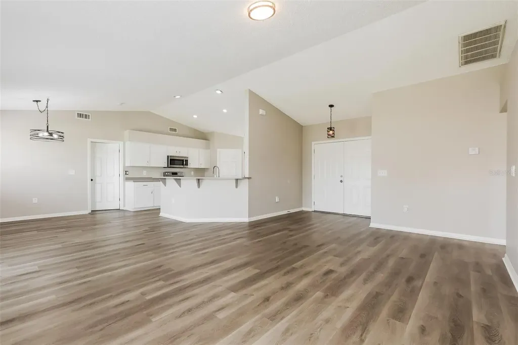8157 Bristol Bay Avenue Lakeland FL 33810