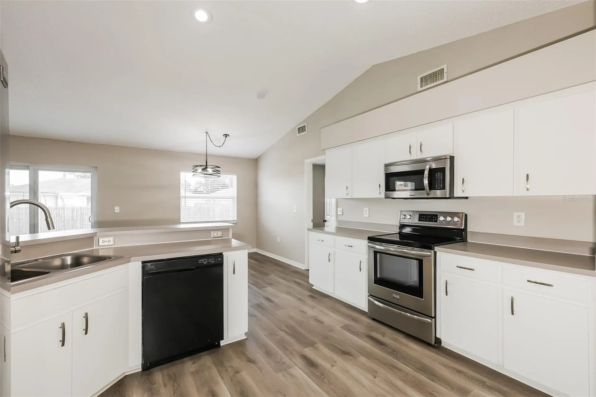 8157 Bristol Bay Avenue Lakeland FL 33810