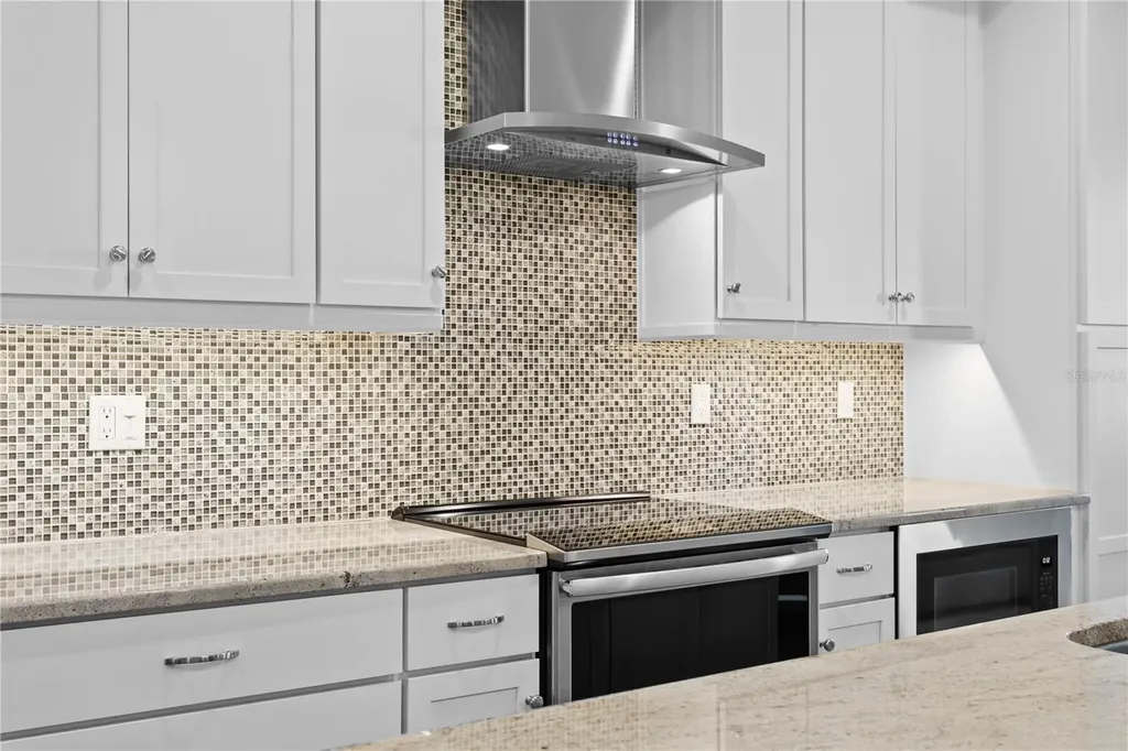 412 Regent Lane N St Petersburg FL 33701