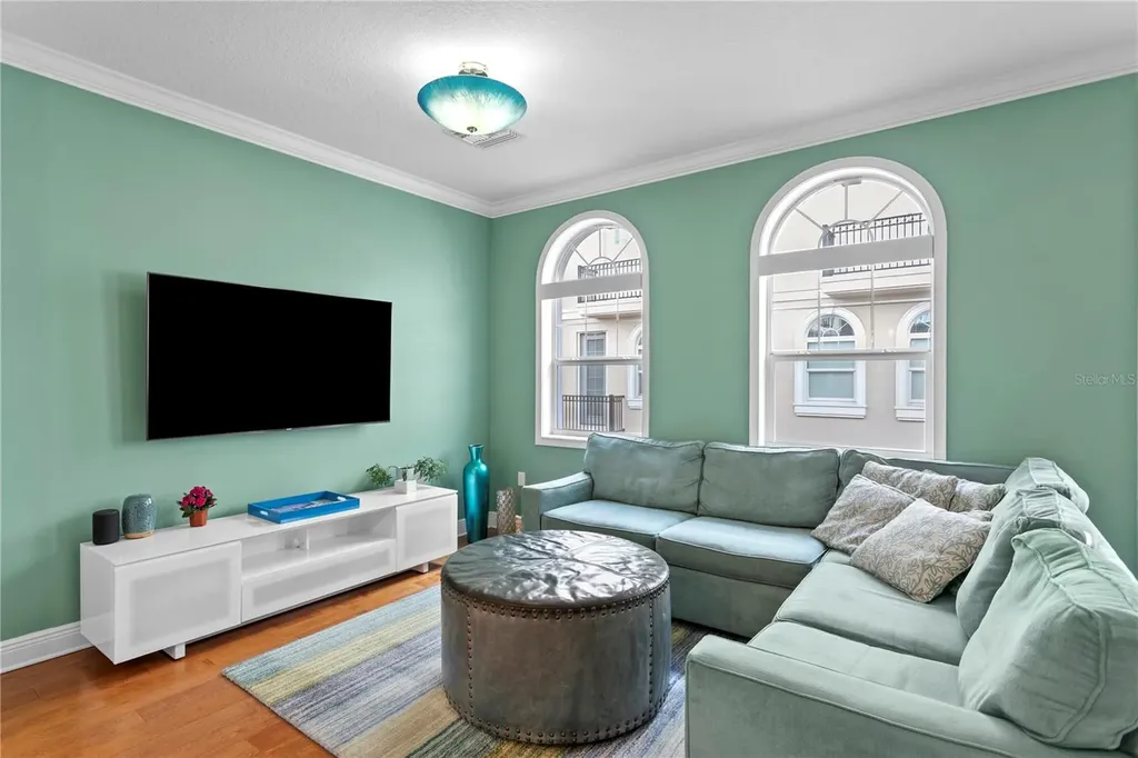 412 Regent Lane N St Petersburg FL 33701