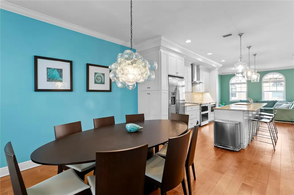 412 Regent Lane N St Petersburg FL 33701