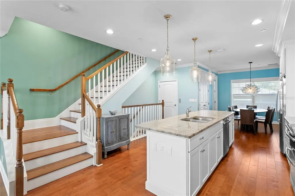 412 Regent Lane N St Petersburg FL 33701