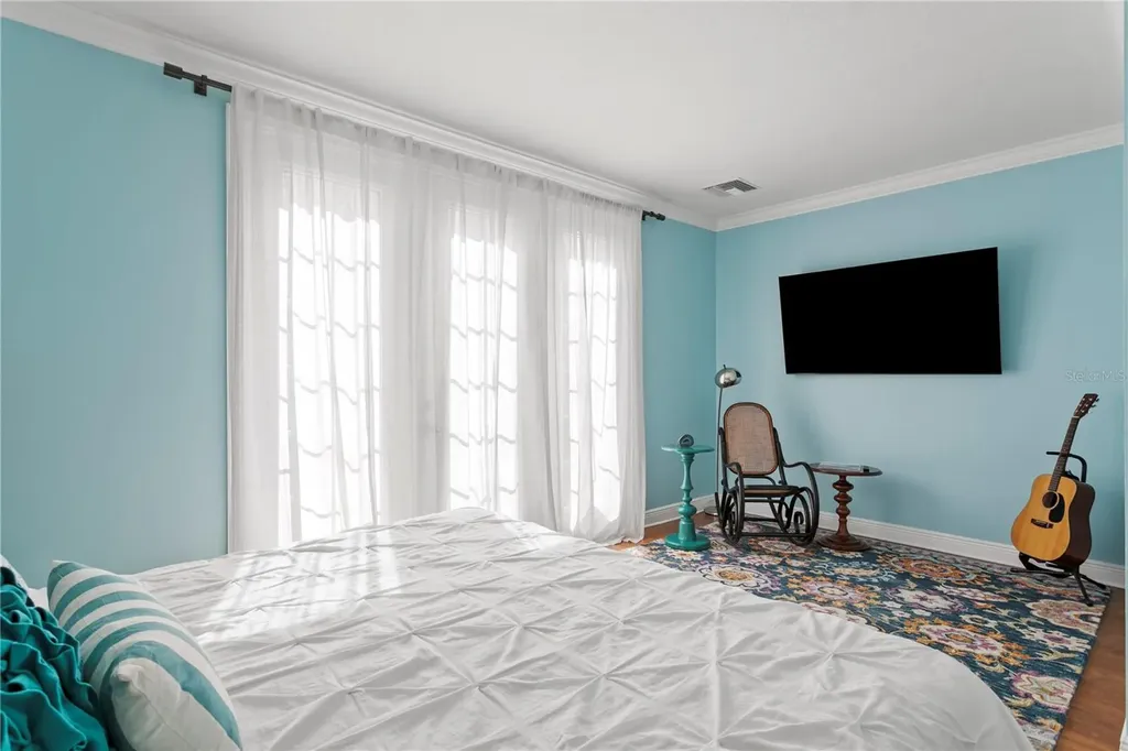 412 Regent Lane N St Petersburg FL 33701