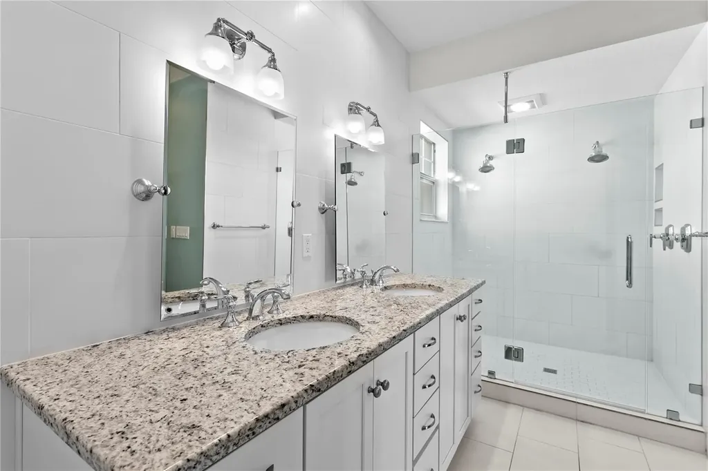 412 Regent Lane N St Petersburg FL 33701