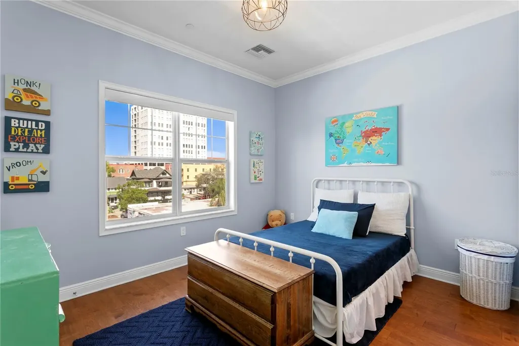 412 Regent Lane N St Petersburg FL 33701