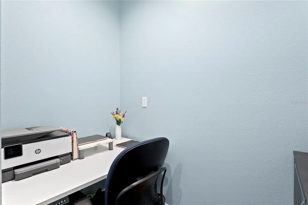 412 Regent Lane N St Petersburg FL 33701