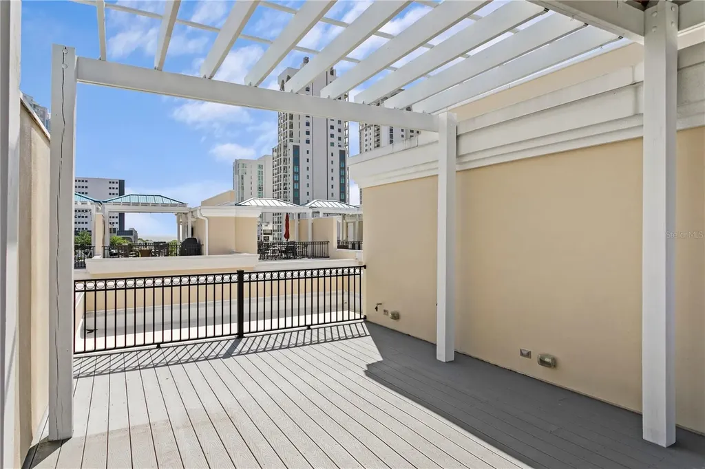 412 Regent Lane N St Petersburg FL 33701