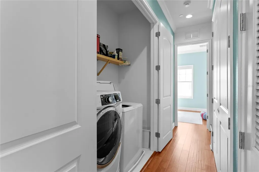 412 Regent Lane N St Petersburg FL 33701