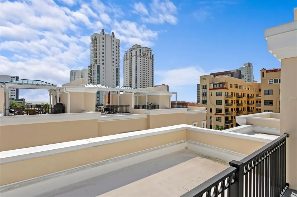 412 Regent Lane N St Petersburg FL 33701