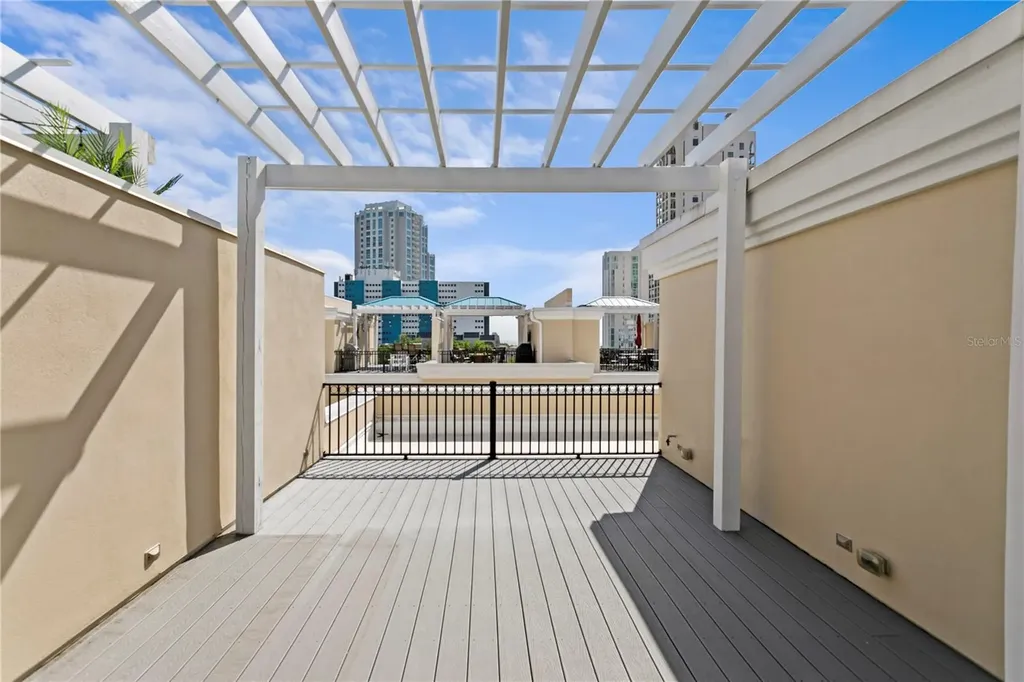 412 Regent Lane N St Petersburg FL 33701