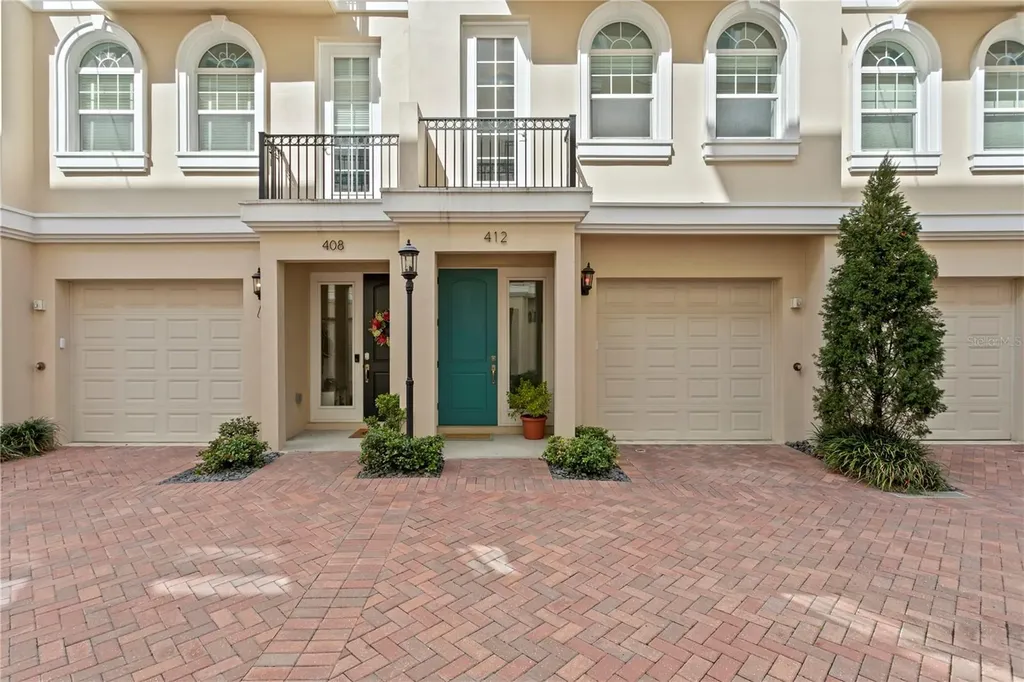 412 Regent Lane N St Petersburg FL 33701