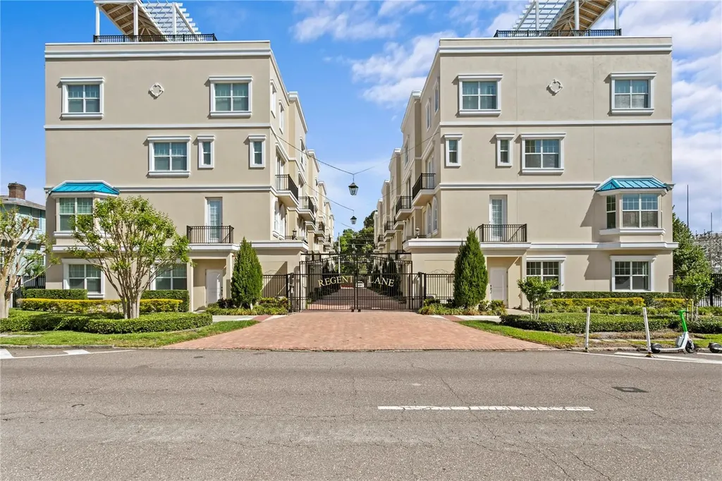 412 Regent Lane N St Petersburg FL 33701