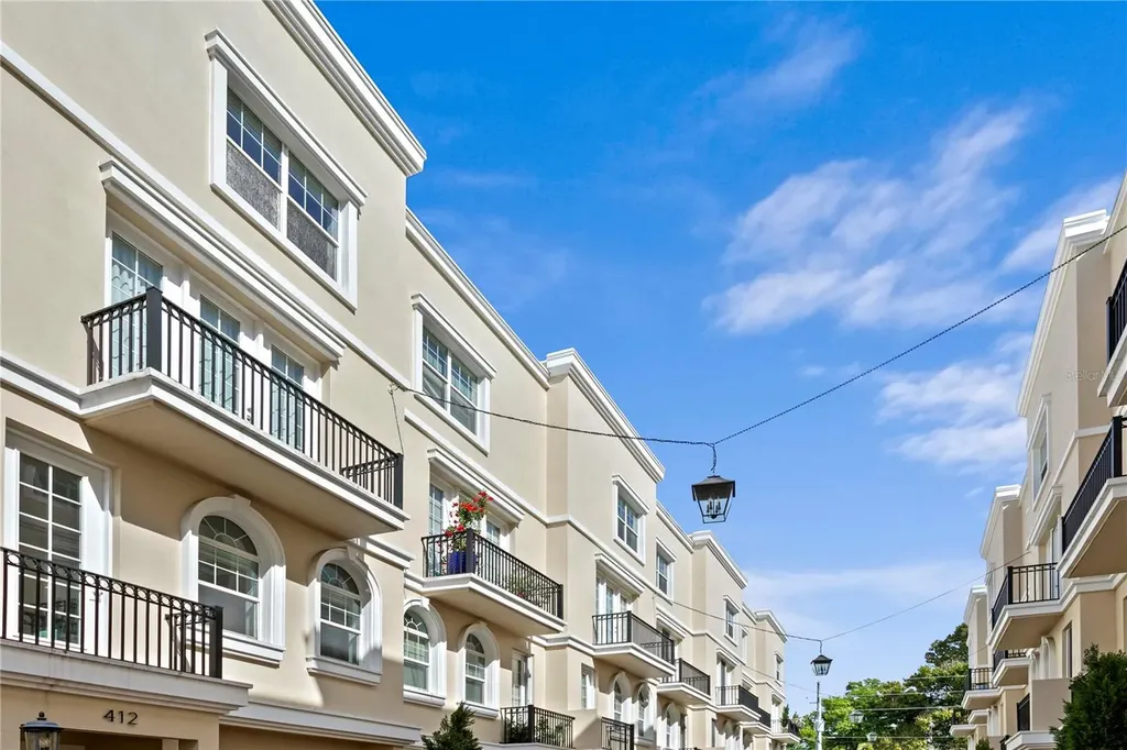 412 Regent Lane N St Petersburg FL 33701