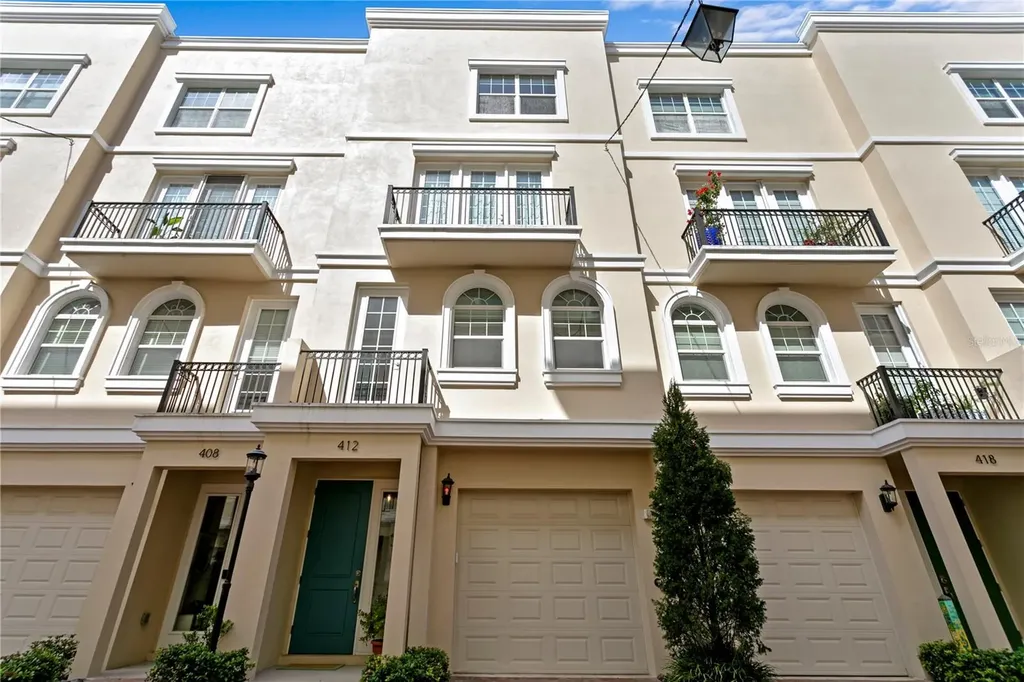 412 Regent Lane N St Petersburg FL 33701