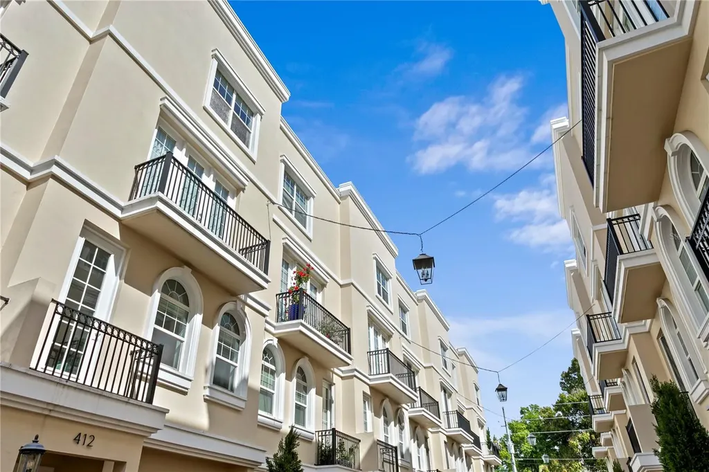 412 Regent Lane N St Petersburg FL 33701