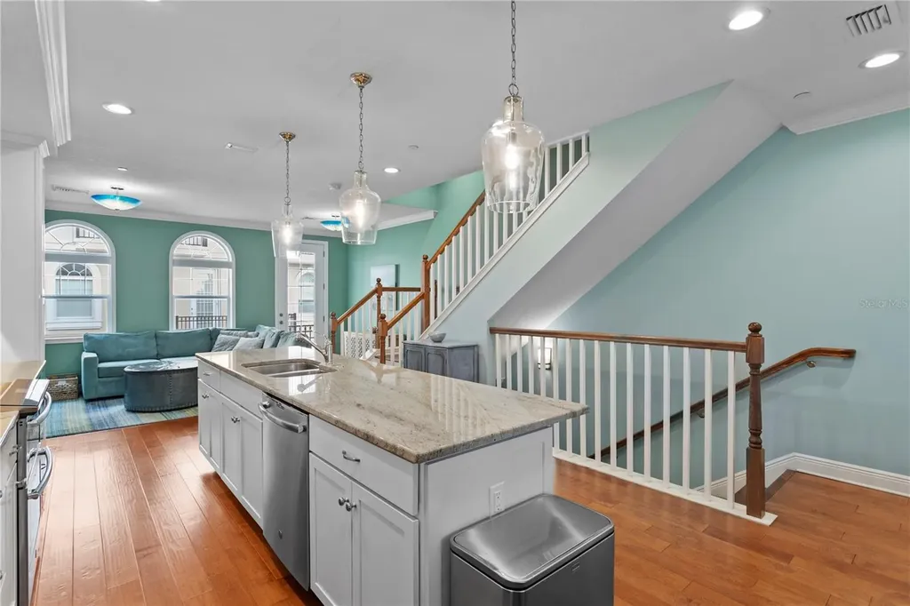 412 Regent Lane N St Petersburg FL 33701