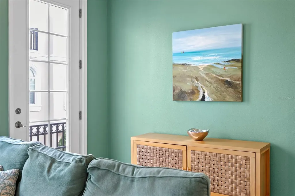 412 Regent Lane N St Petersburg FL 33701