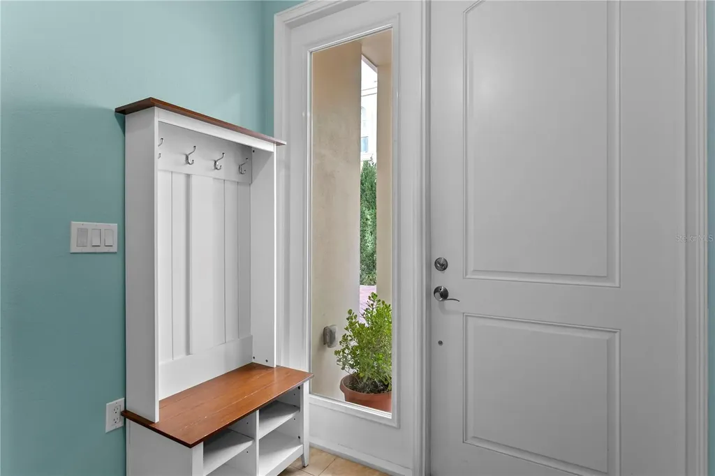 412 Regent Lane N St Petersburg FL 33701