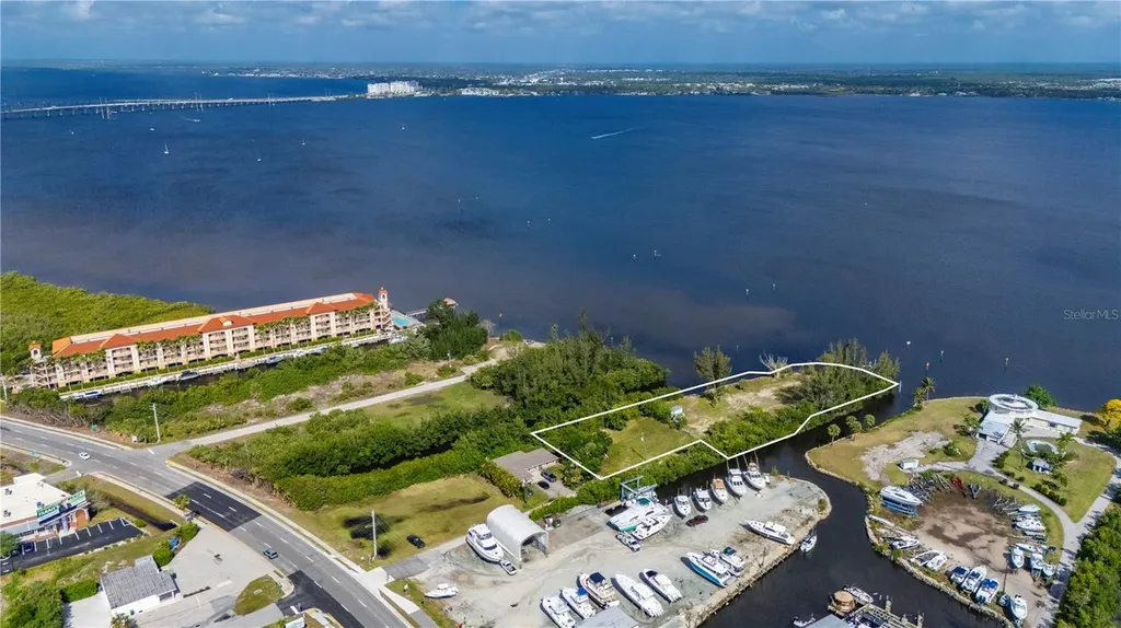 6141 Elliott Street Punta Gorda FL 33950