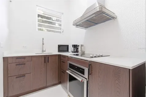 56 Calle F Krug Condado San Juan PR 00907