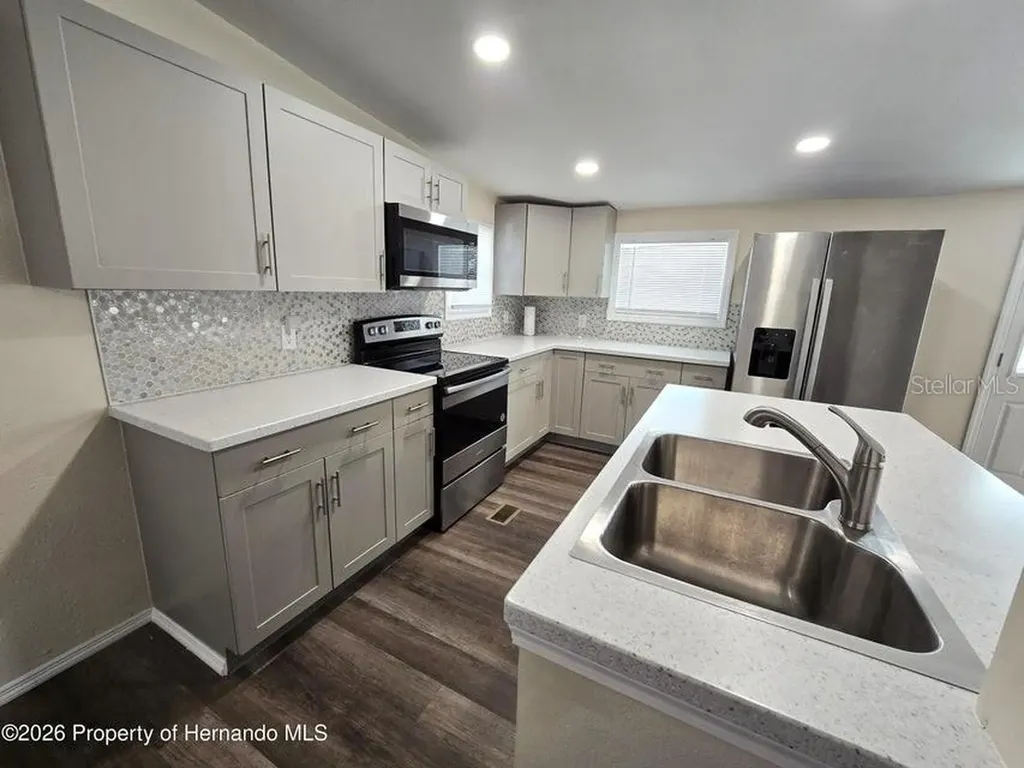 7338 First Loop Avenue Brooksville FL 34613