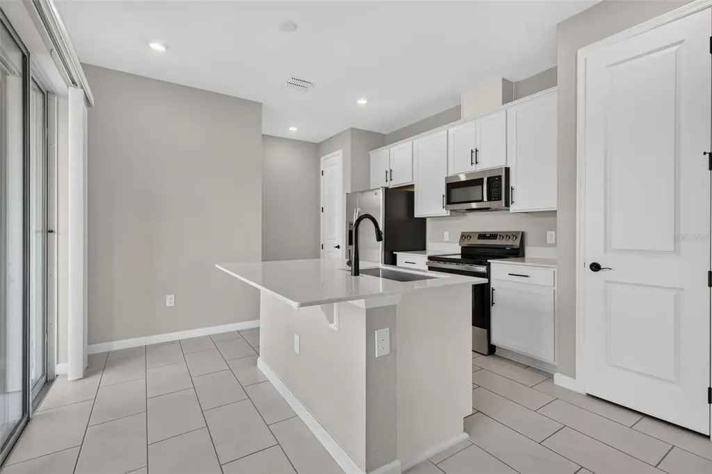 1528 Erin Breeze Lane Kissimmee FL 34744