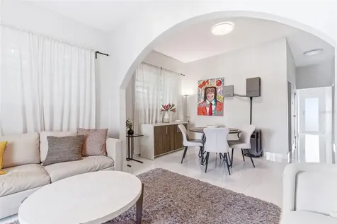 56 Calle F Krug Condado San Juan PR 00907