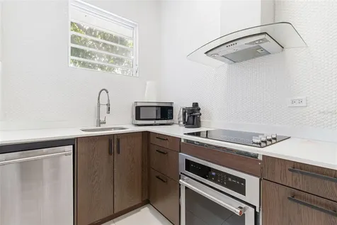 56 Calle F Krug Condado San Juan PR 00907
