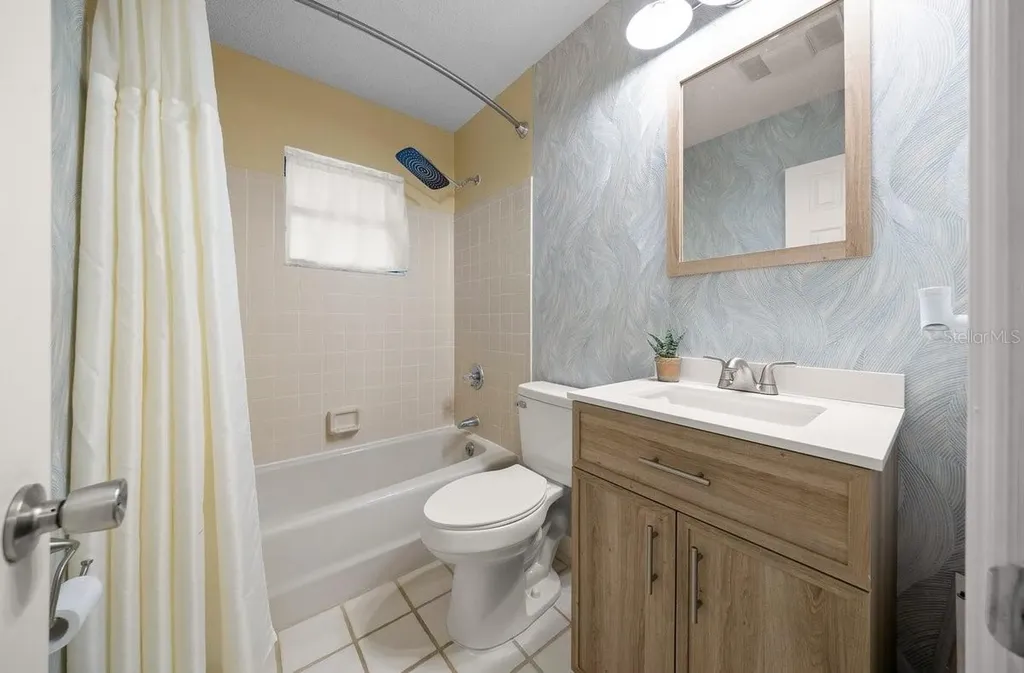 2043 NE 43rd Street Ocala FL 34479