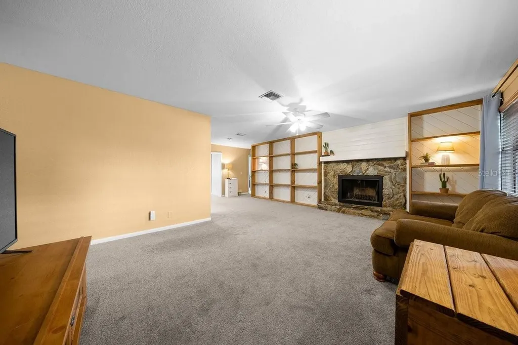 2043 NE 43rd Street Ocala FL 34479