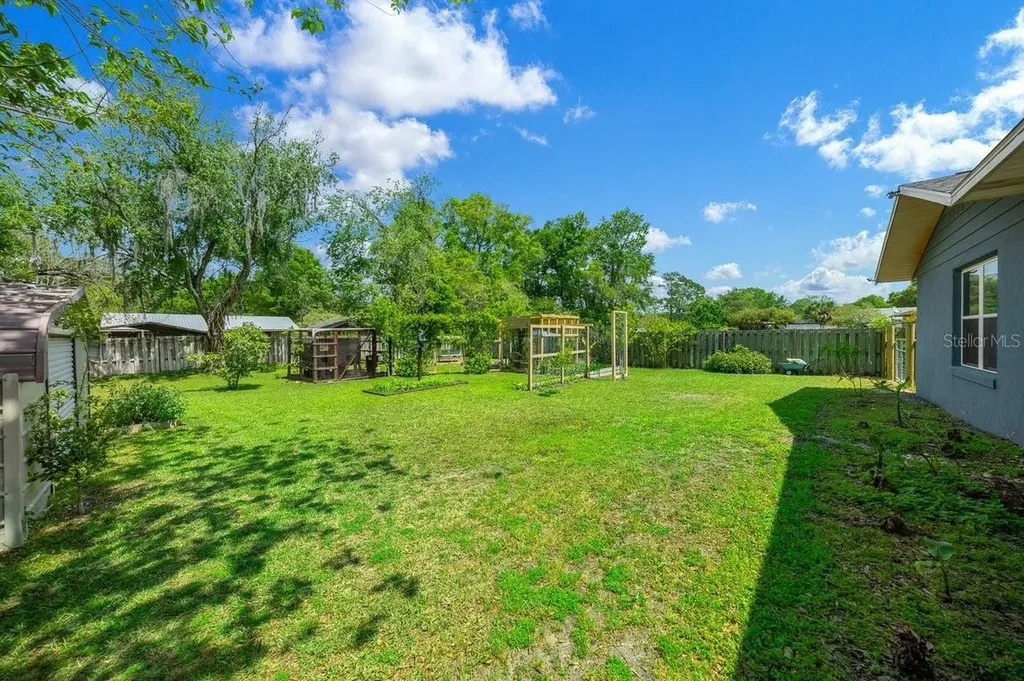 2043 NE 43rd Street Ocala FL 34479
