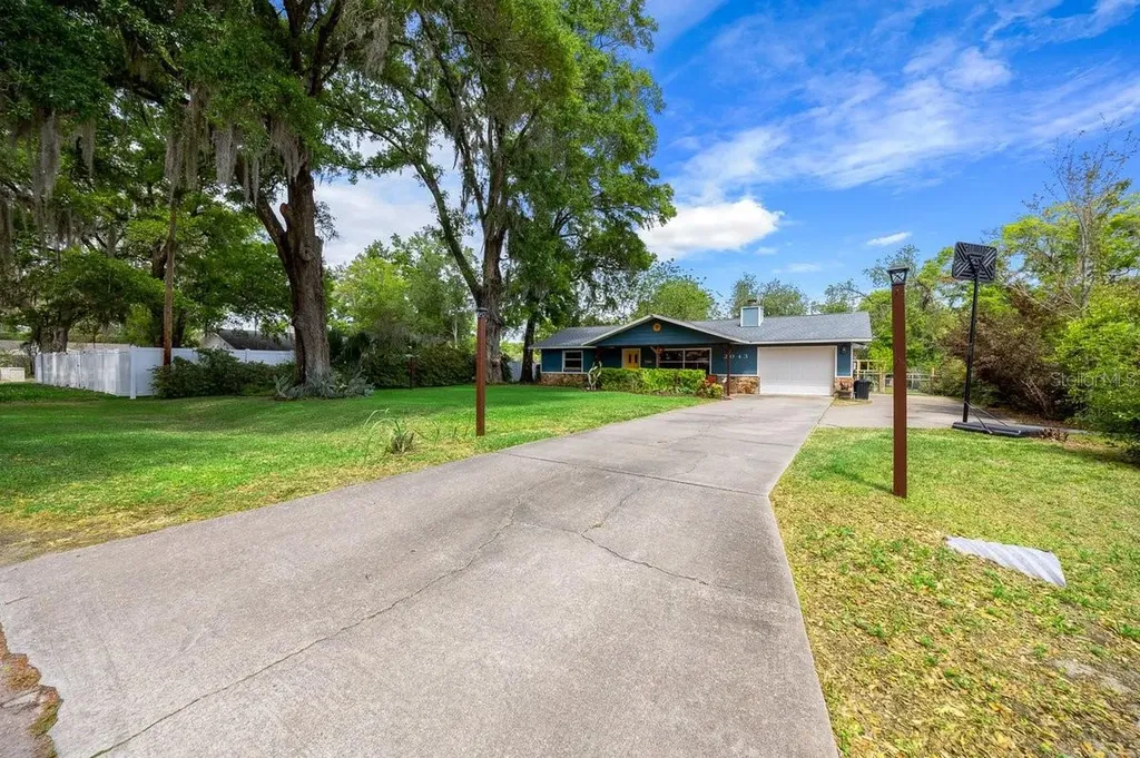 2043 NE 43rd Street Ocala FL 34479