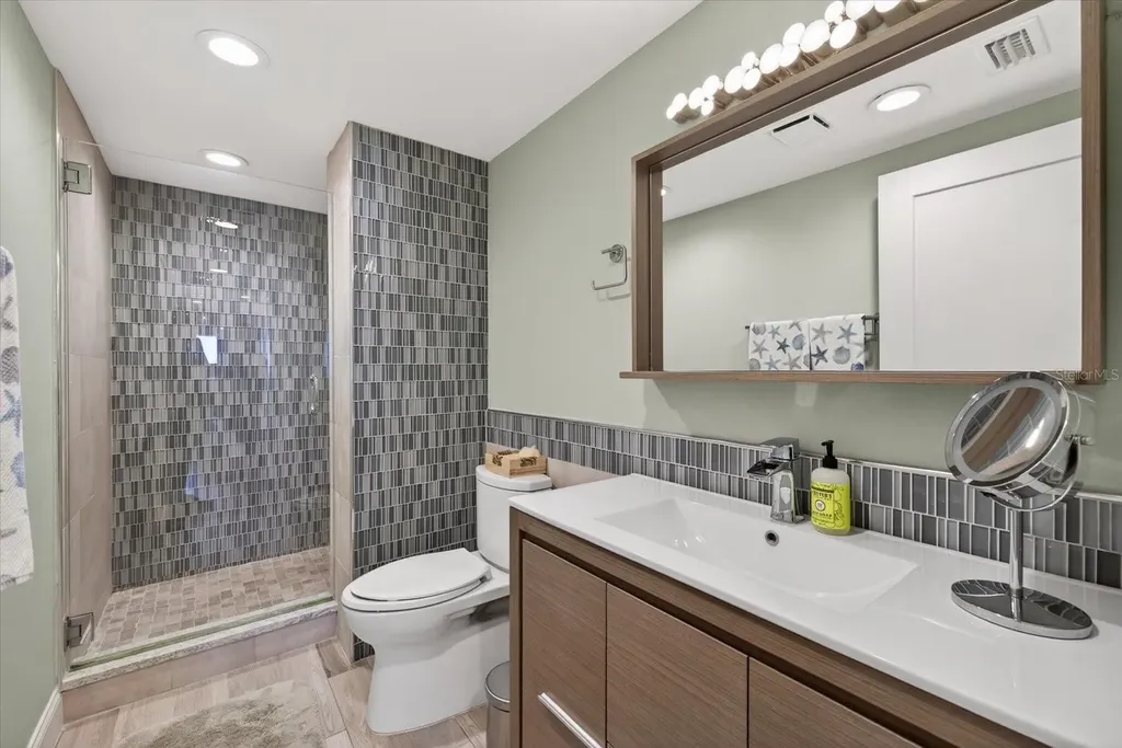 4141 Bayshore Boulevard Tampa FL 33611