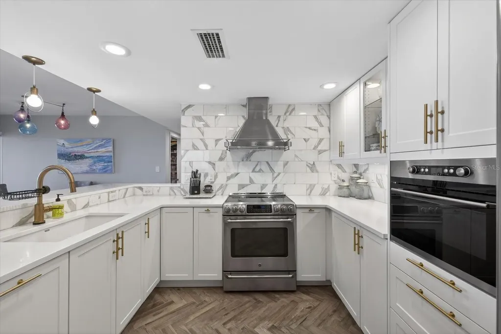 4141 Bayshore Boulevard Tampa FL 33611
