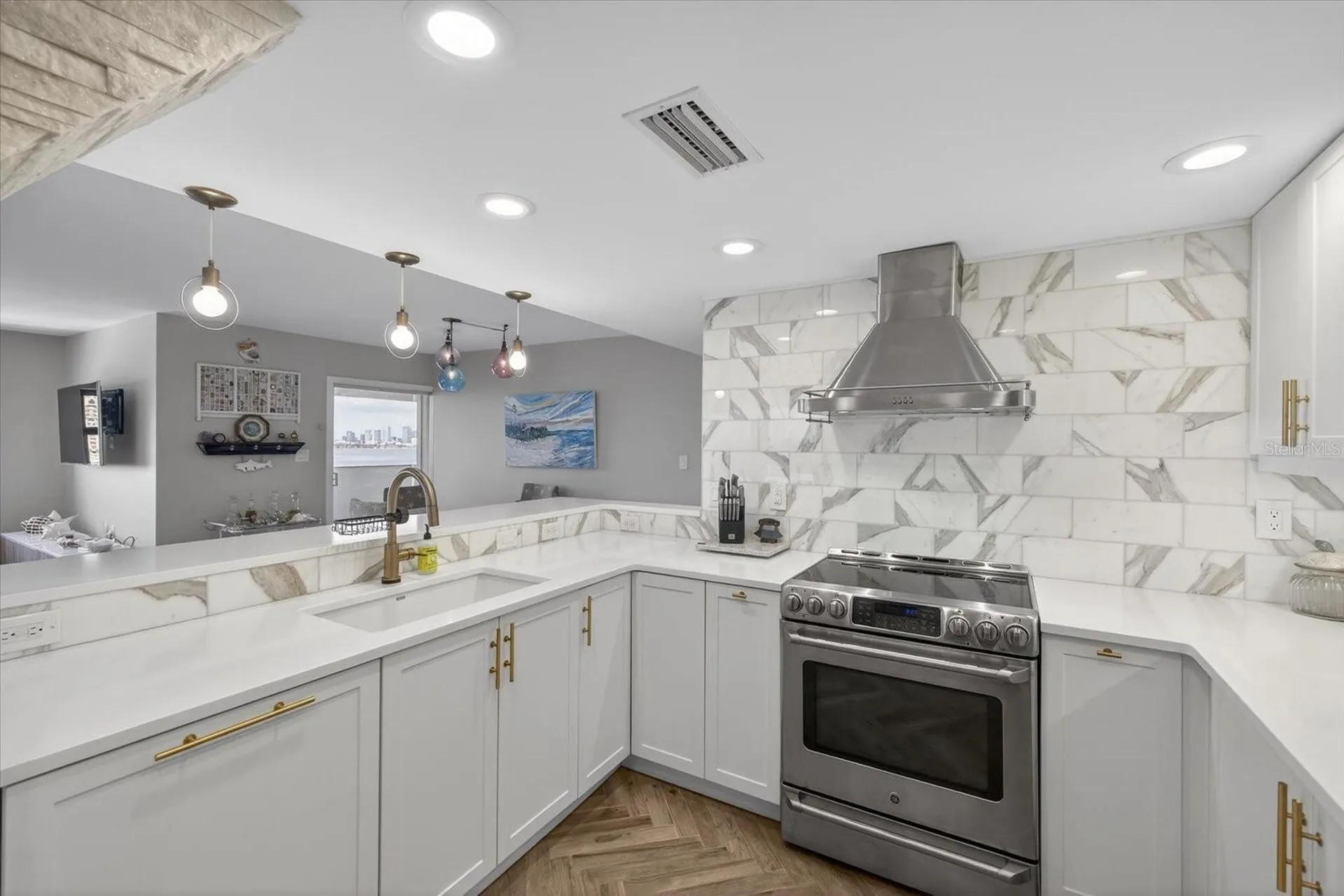 4141 Bayshore Boulevard Tampa FL 33611